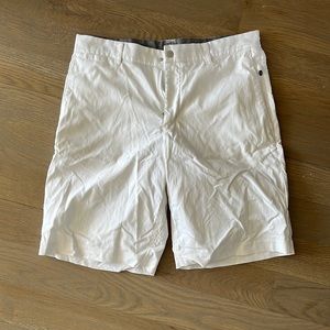 Nike tiger woods size 32 white golf shorts
